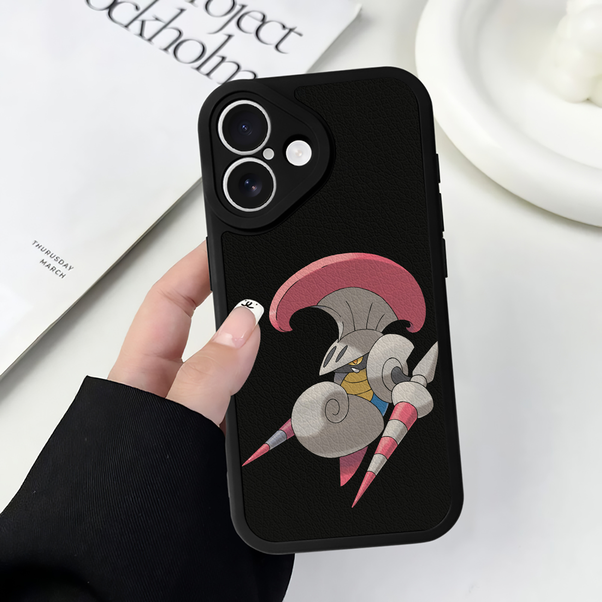 （画像用） ポケットモンスター Pokémon 【iPhone 16シリーズ対応】シリコンスマホケース（レザー調） 材質：シリコン